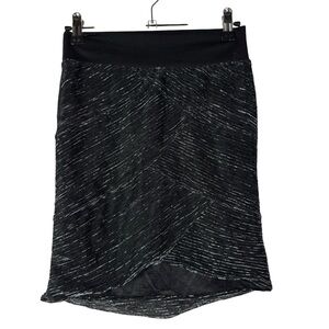 Pitaya Black Textured Knee Length Bodycon Skirt S